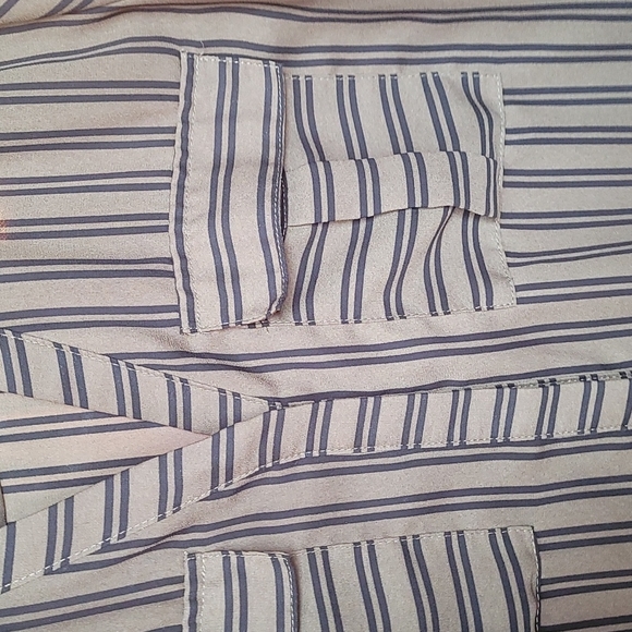 Button down blouse - Picture 2 of 2